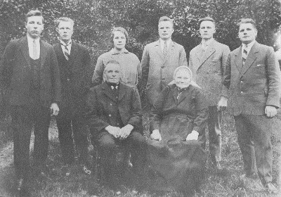 Graads, Mi'jken, Antoon, Gerard, Anna, Jens, Herman en Hendrik